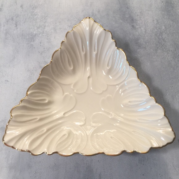 Lenox Vintage Triangle Candy Dish, Bone Chin - Picture 1 of 9